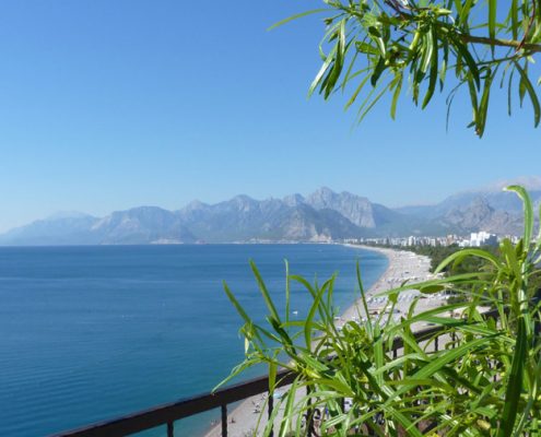 antalya, konyaaltı sahili, antalya sahil, antalya kumsal, antalya toros seyahat